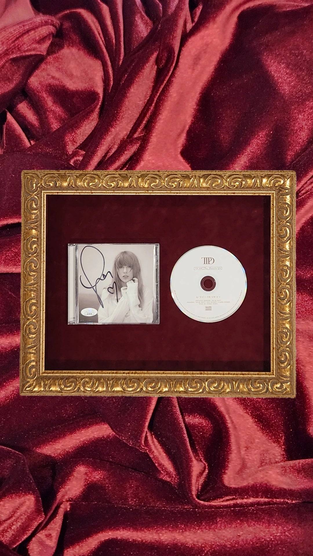 Talyor Swift - The Tortured Poets Department (Signed CD Cover)- Heart Horizonal