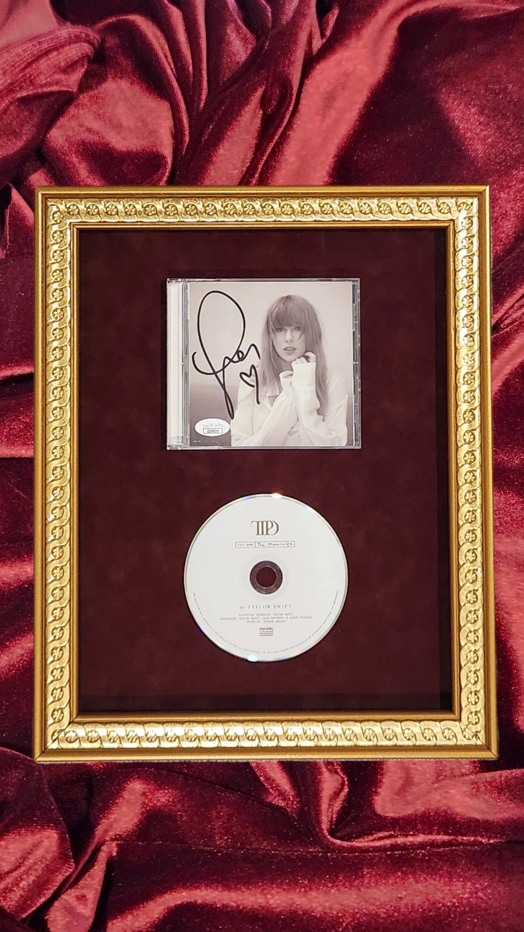 Talyor Swift - The Tortured Poets Department (Signed CD Cover)- Heart Vertical Flower